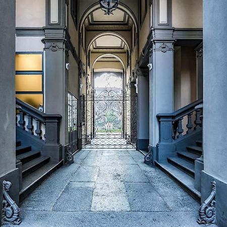 Ad Un Passo Dal Duomo Elegante Appartamento Wifi Milánó Kültér fotó