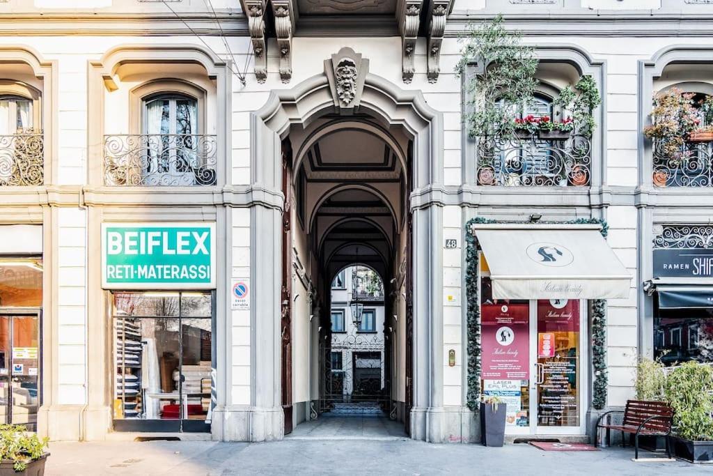 Ad Un Passo Dal Duomo Elegante Appartamento Wifi Milánó Kültér fotó